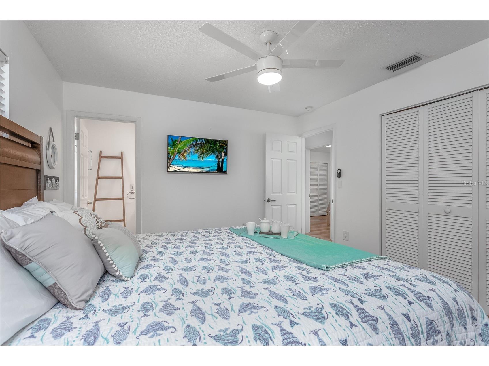 2572 Jefferson Circle Sarasota FL 34239 A4693524 image32