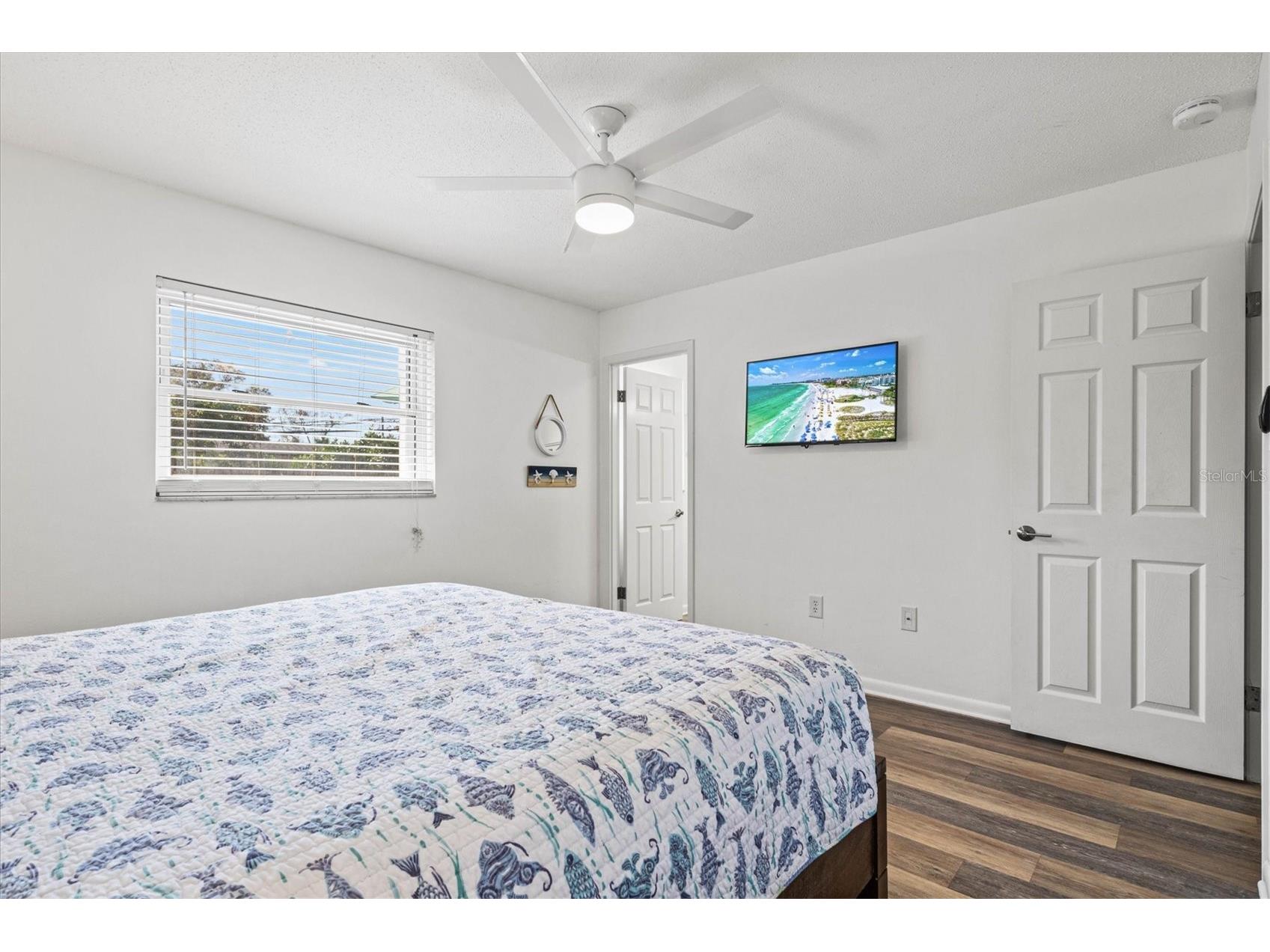 2572 Jefferson Circle Sarasota FL 34239 A4693524 image33
