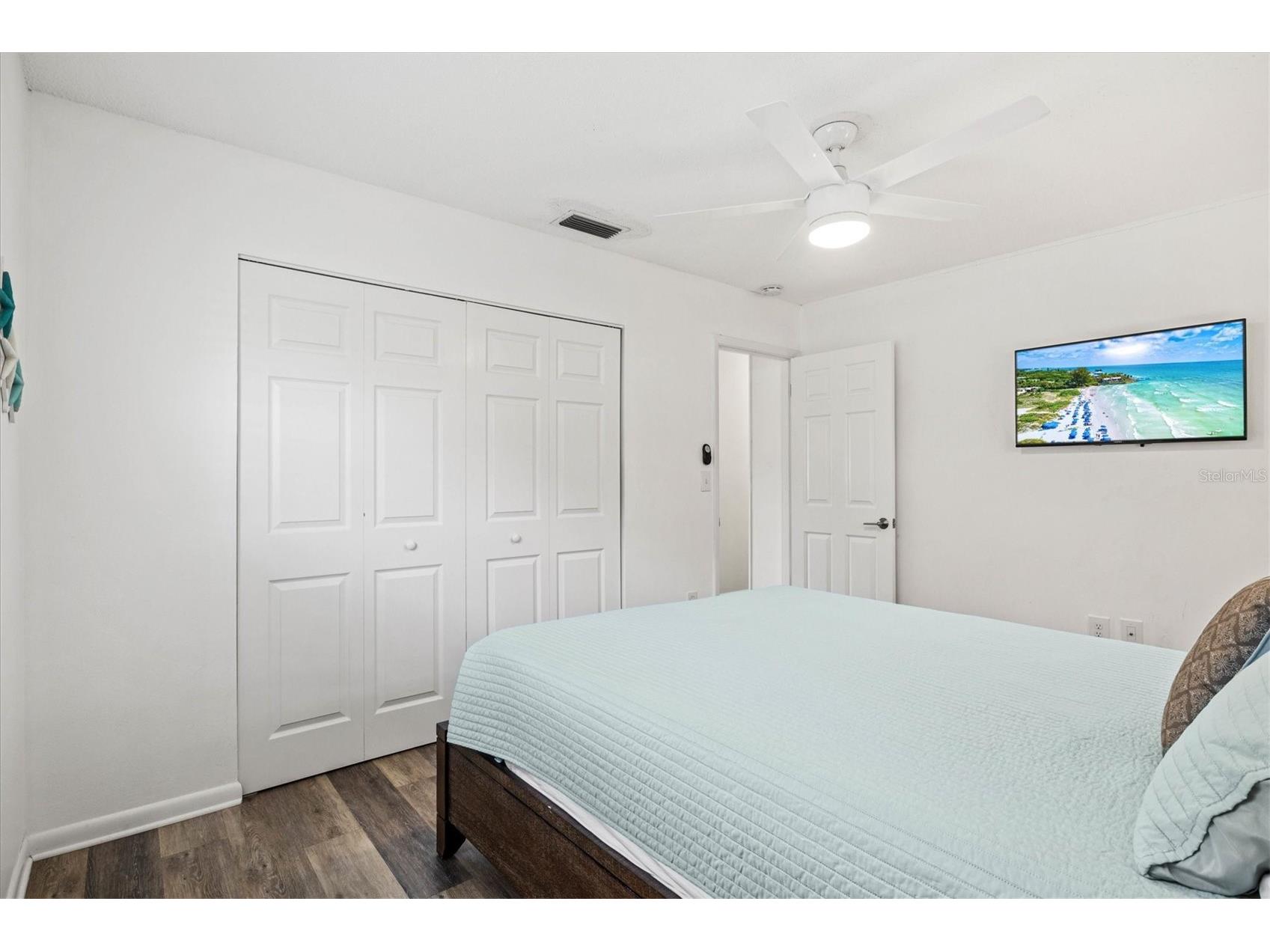 2572 Jefferson Circle Sarasota FL 34239 A4693524 image39
