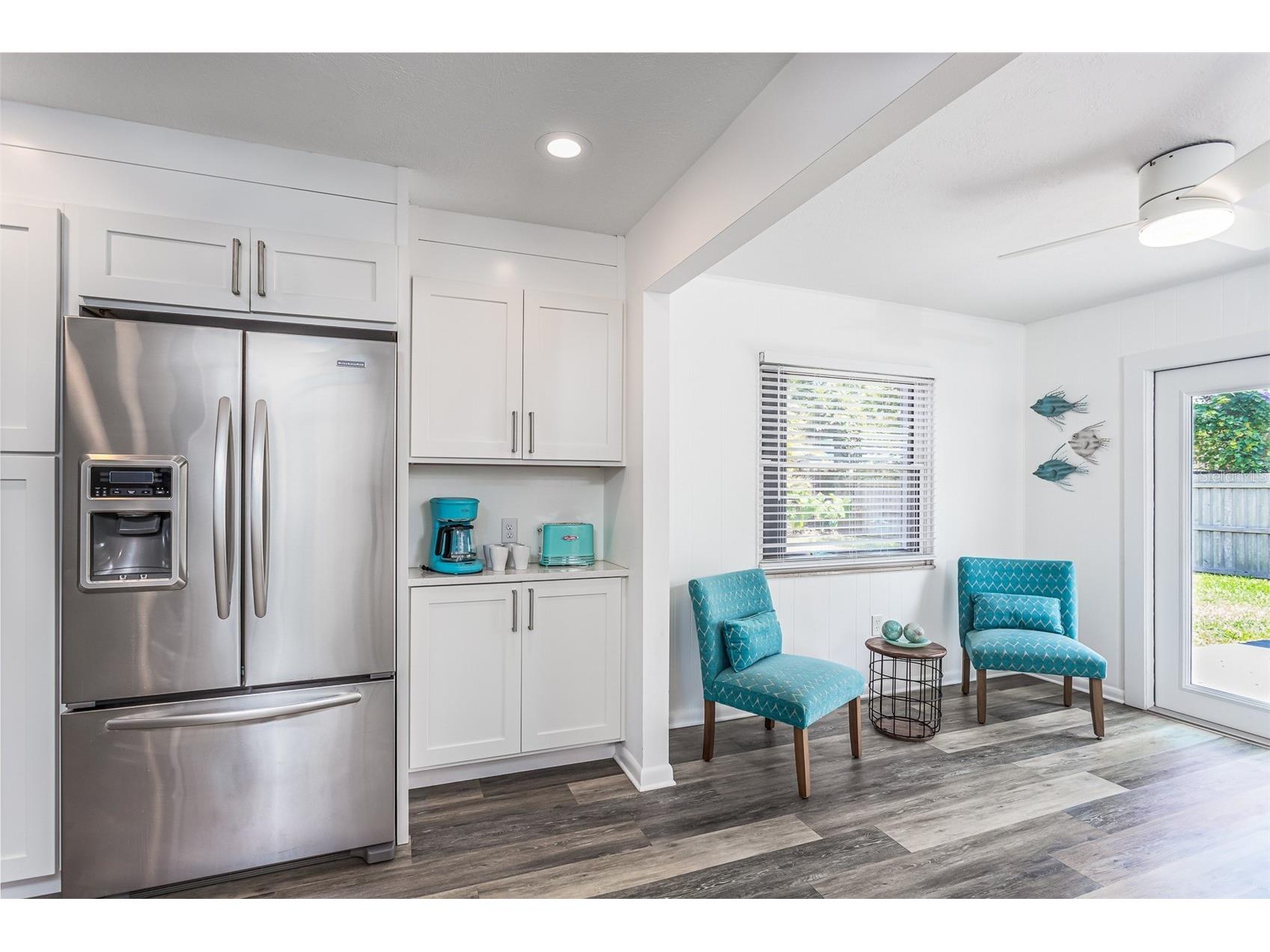2572 Jefferson Circle Sarasota FL 34239 A4693524 image9
