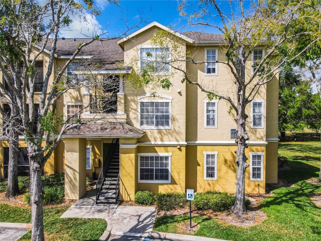 2572 Robert Trent Jones Drive #1216 Orlando FL 32835 O6186791 image1