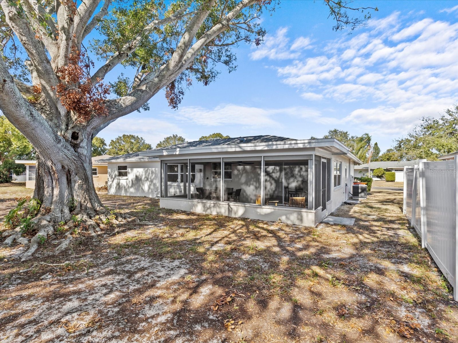 2573 Redwood Circle Clearwater FL 33763 TB8472394 image21