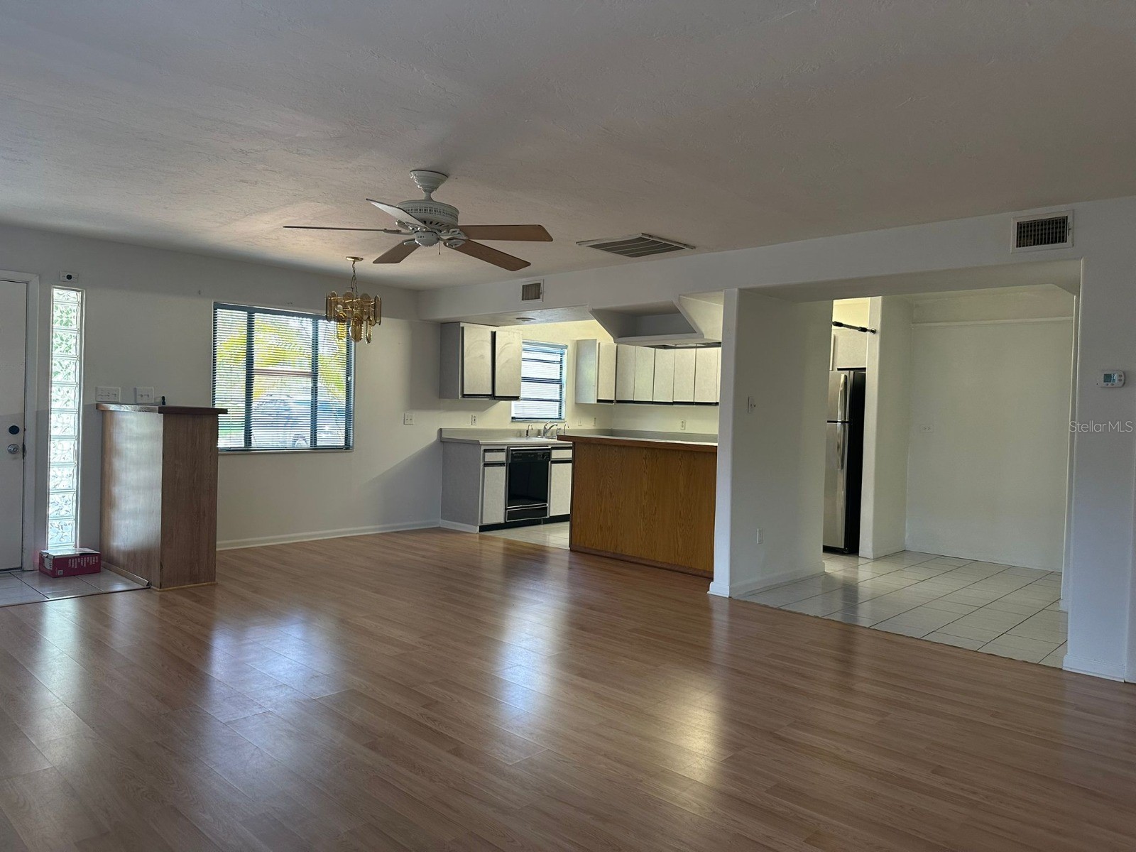2574 Hawthorne Street Sarasota FL 34239 TB8507724 image3