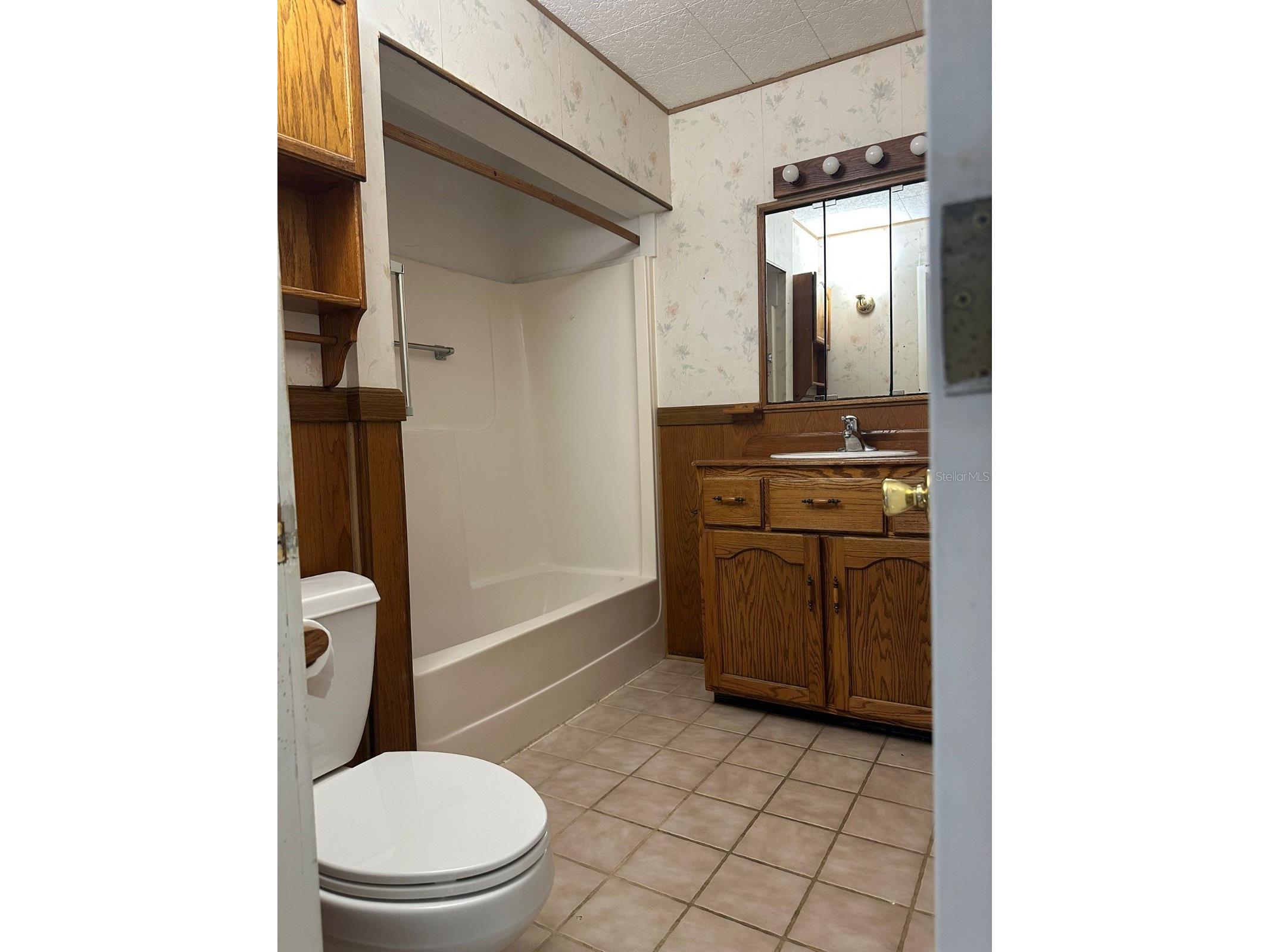 2574 Hawthorne Street Sarasota FL 34239 TB8507724 image6