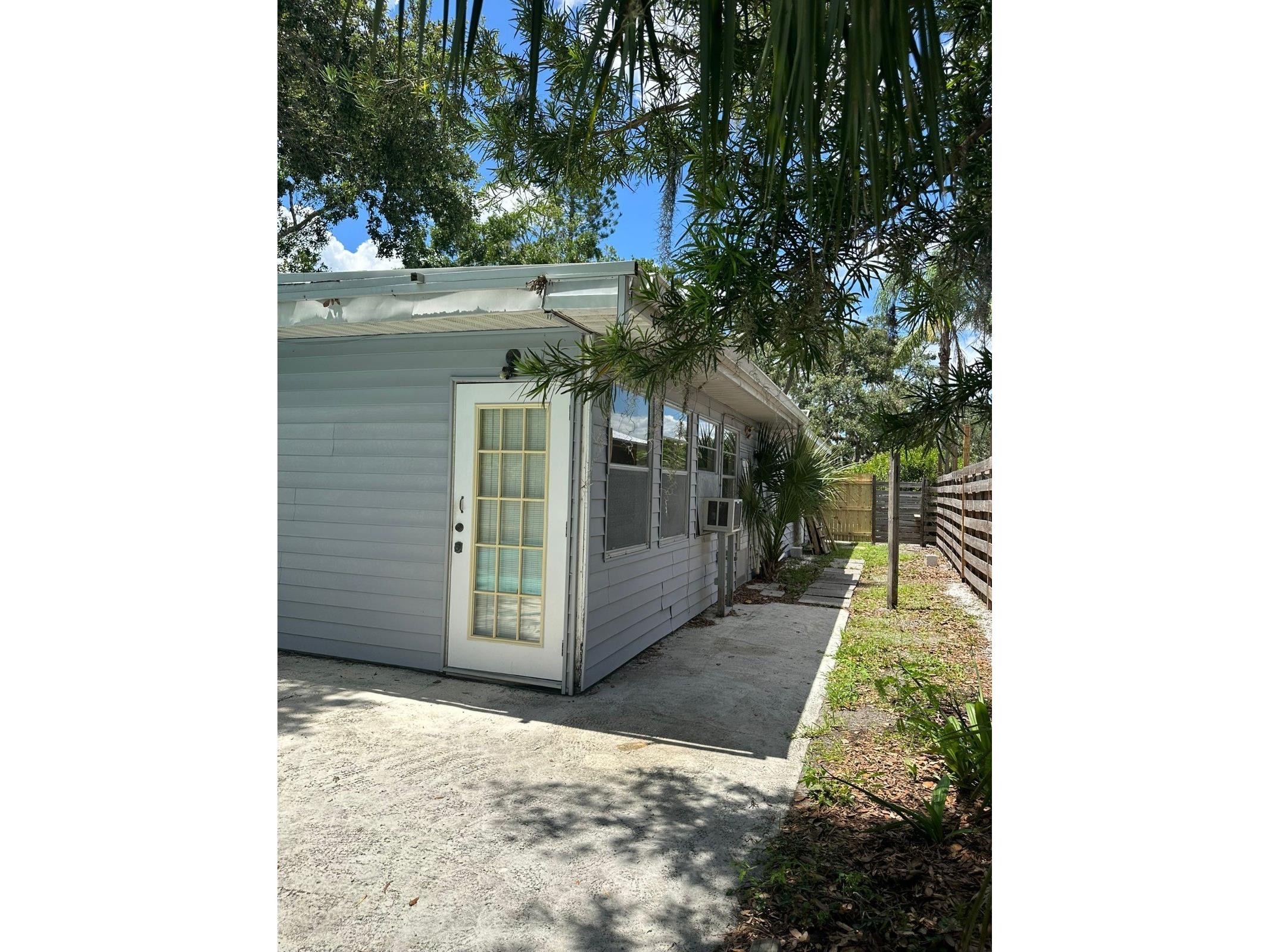 2574 Hawthorne Street Sarasota FL 34239 TB8507724 image9