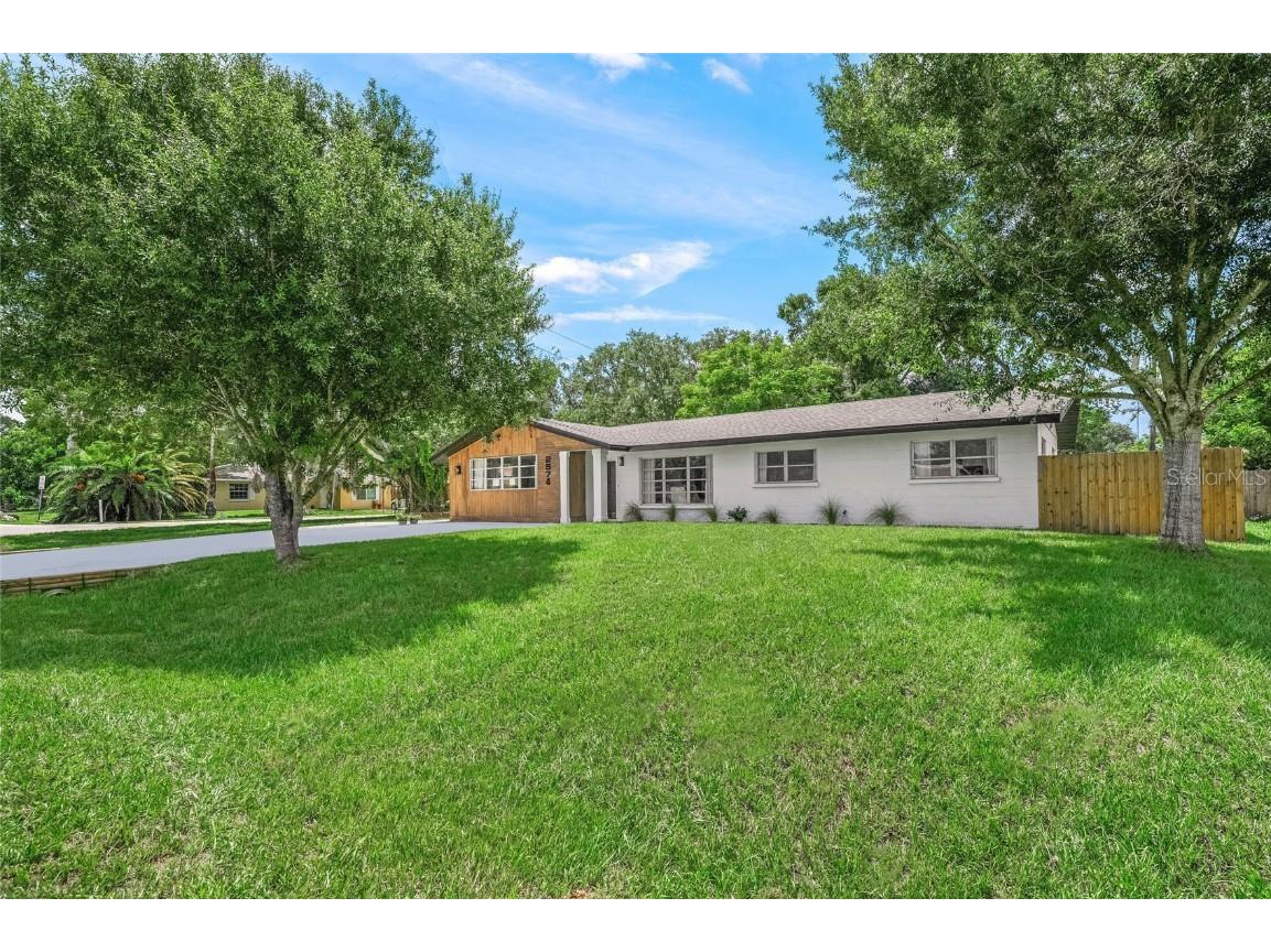 2574 Parma Street Sarasota FL 34231 C7496340 image1