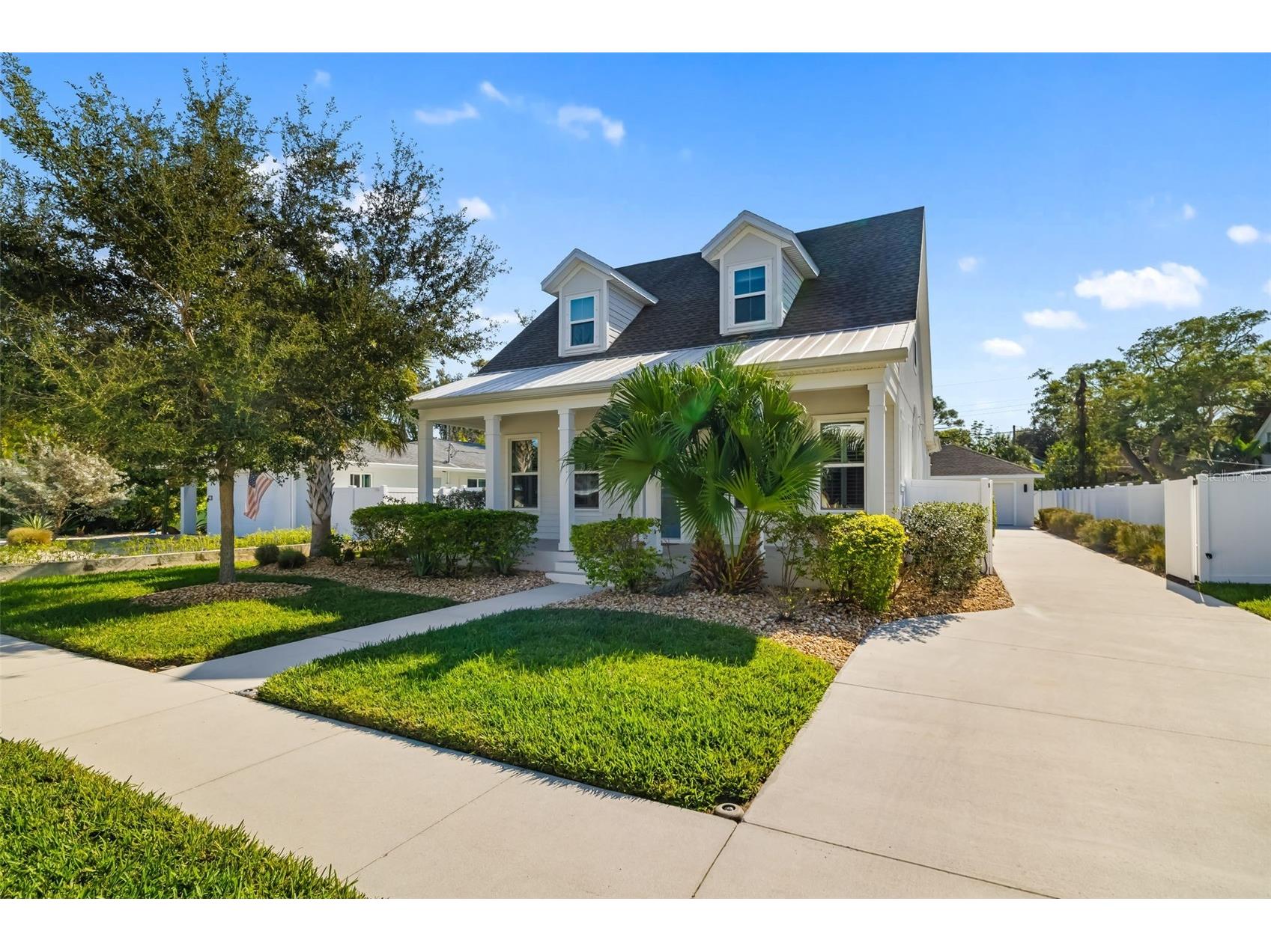 2576 Wood Street Sarasota FL 34237 A4676383 image1