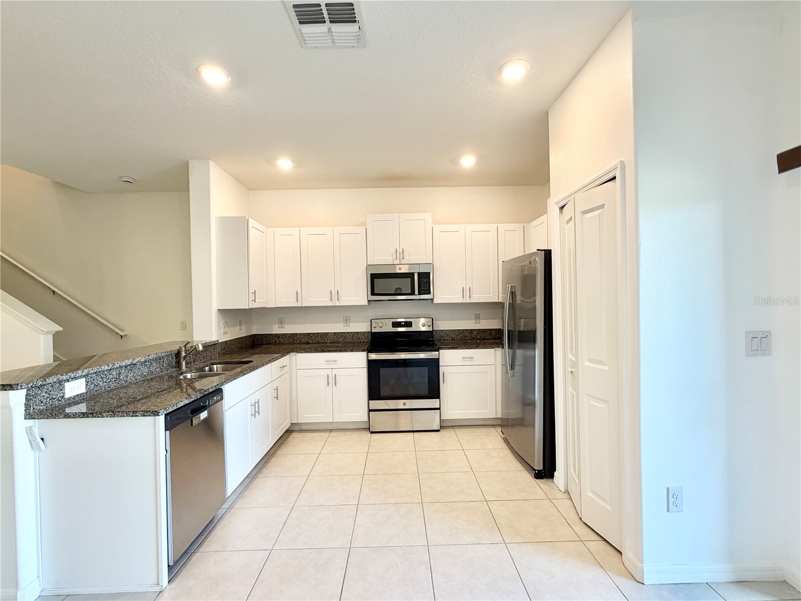 2578 Charlan Court Holiday FL 34690 W7885741 image8