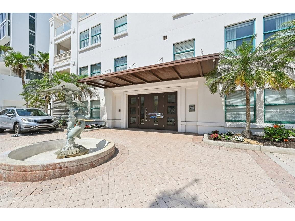 258 Golden Gate Point #801 Sarasota FL 34236 - SARASOTA BAY A4668615 image3
