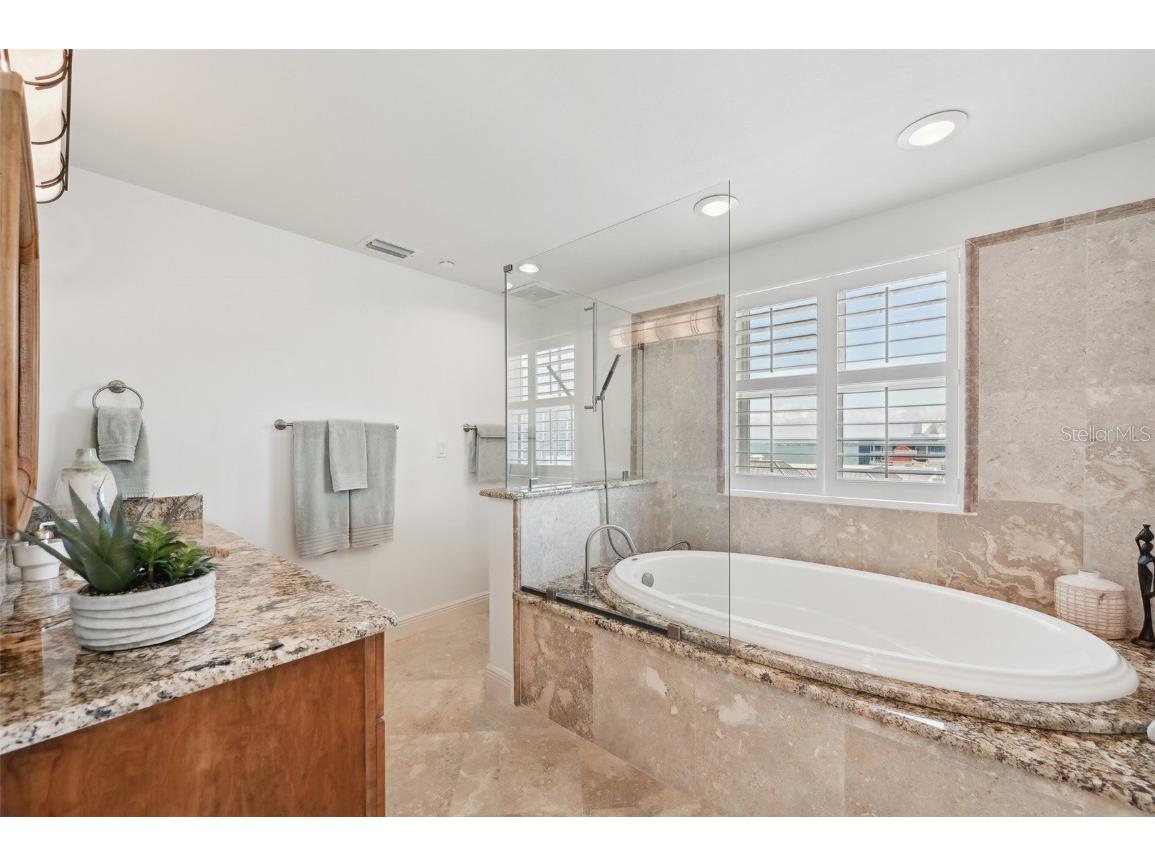 258 Golden Gate Point #801 Sarasota FL 34236 - SARASOTA BAY A4668615 image35