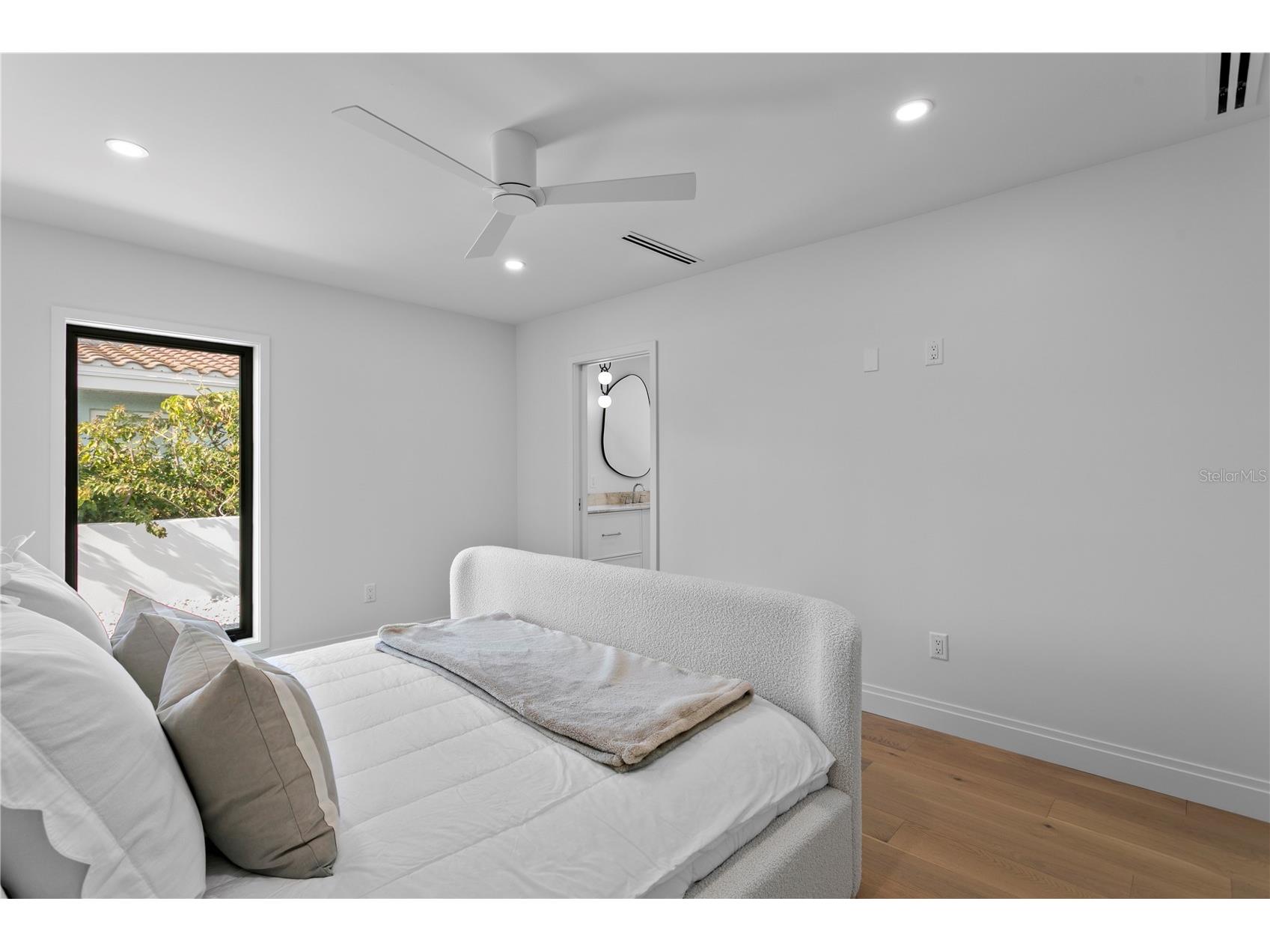 2580 E Bay Isle Drive SE Saint Petersburg FL 33705 - TAMPA BAY TB8483498 image31
