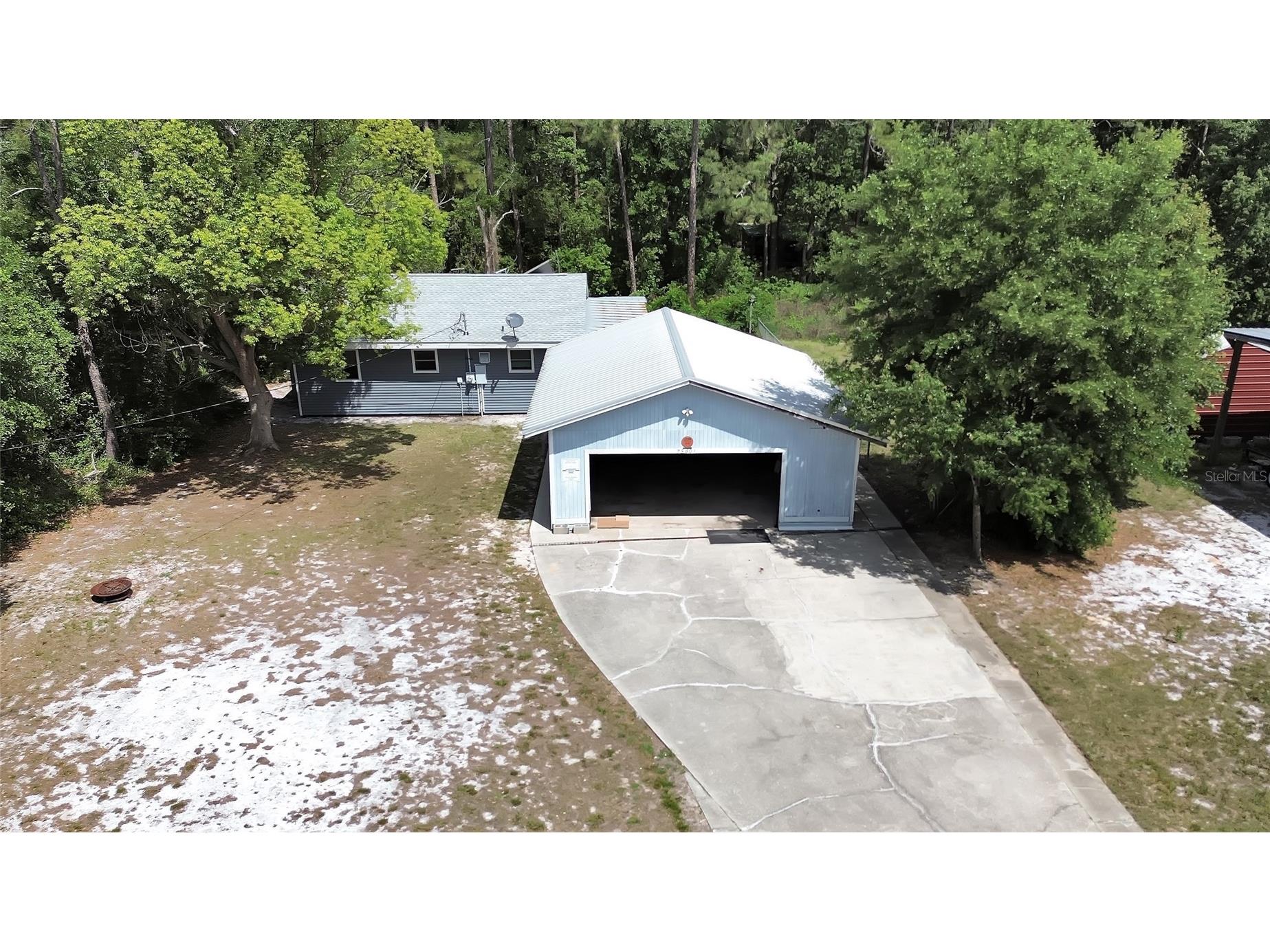 25801 Blue Lakes Drive Paisley FL 32767 - LULU V4948702 image1