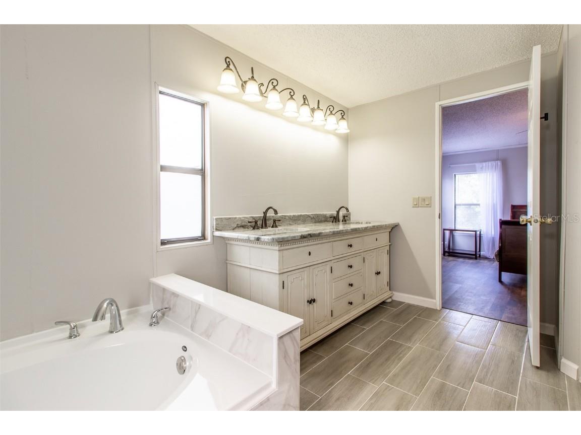 25836 Manhattan Lane Astor FL 32102 - ST JOHNS RIVER CANAL OM704111 image29