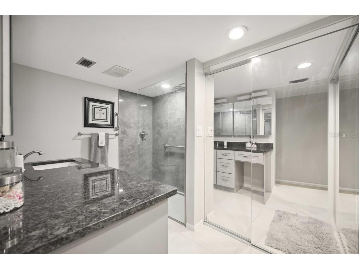 2584 Arboretum Circle #20 Sarasota FL 34232 A4671220 image36