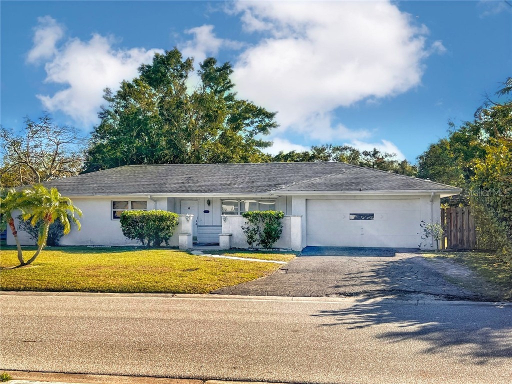 2584 Sunnyside Street Sarasota FL 34239 A4557180 image1