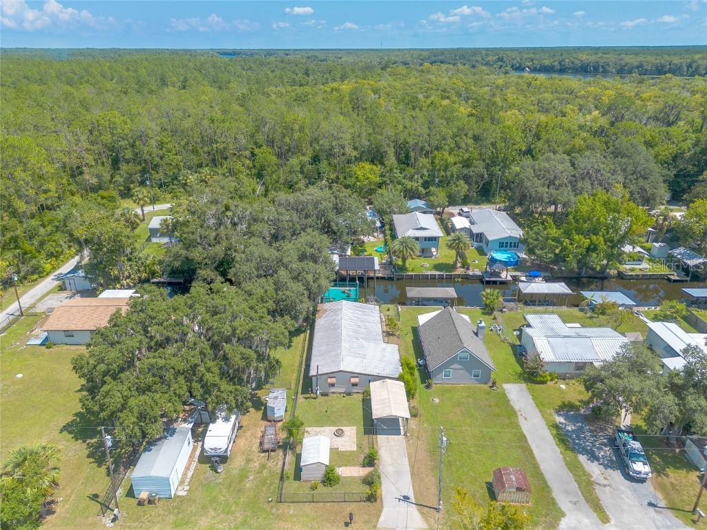 25843 Mcpherson Lane Astor FL 32102 - CANAL LEADS TO ST JOHNS RIVER V4937754 image1