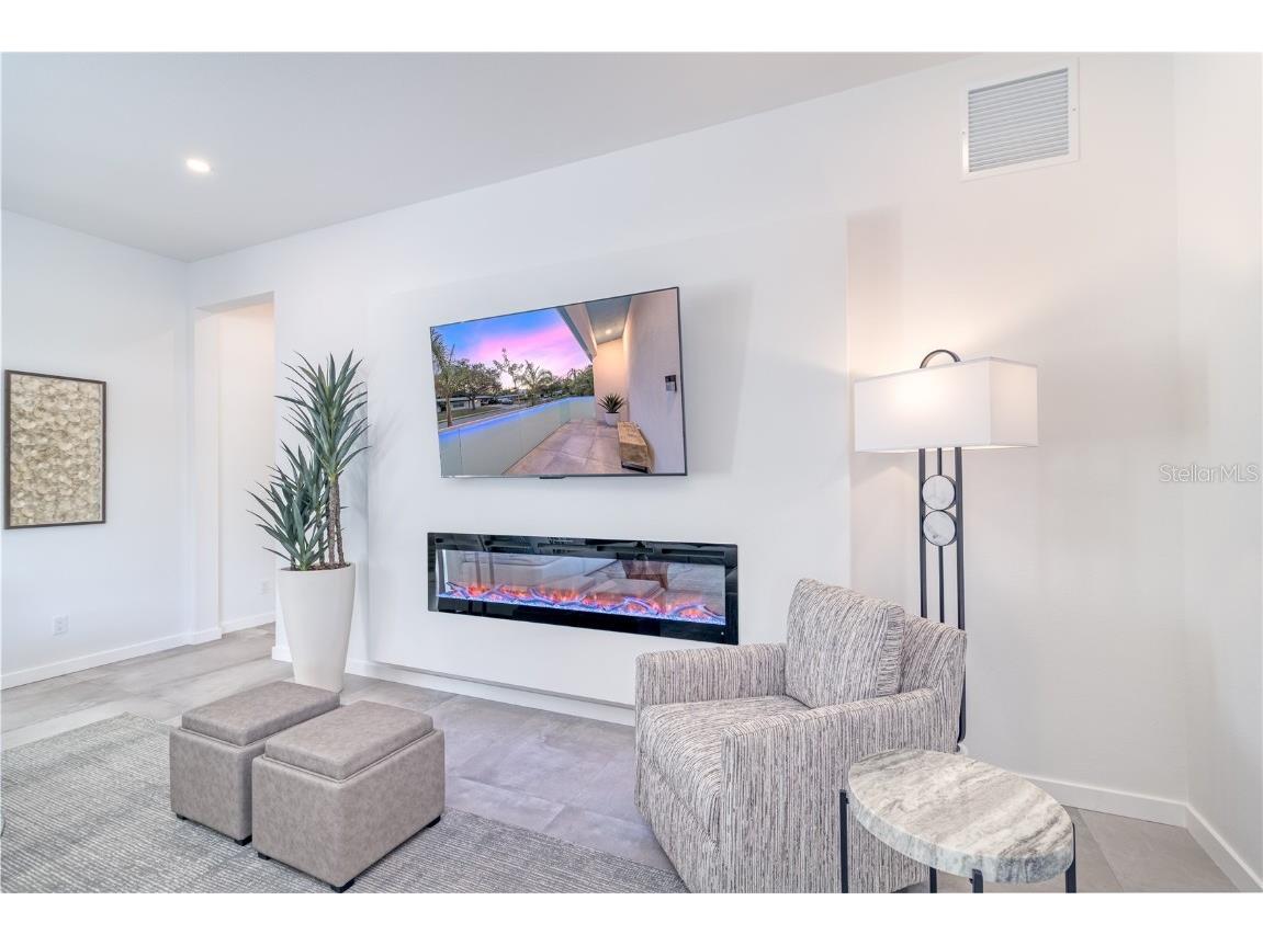 2585 Clematis Street Sarasota FL 34239 A4623869 image14