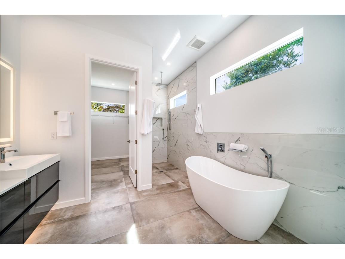 2585 Clematis Street Sarasota FL 34239 A4623869 image27