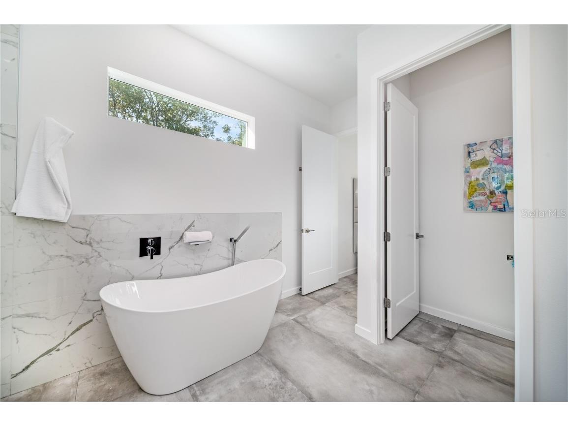 2585 Clematis Street Sarasota FL 34239 A4623869 image32