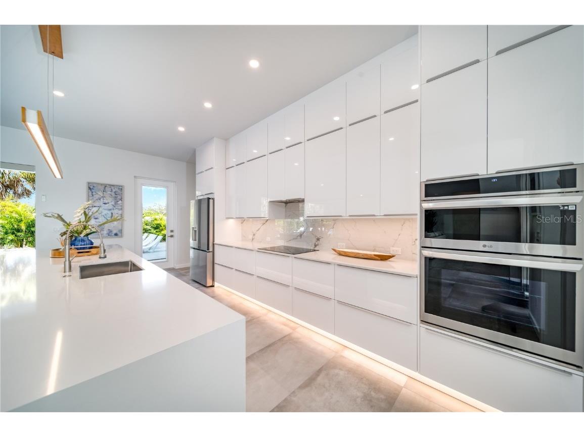 2585 Clematis Street Sarasota FL 34239 A4668866 image10