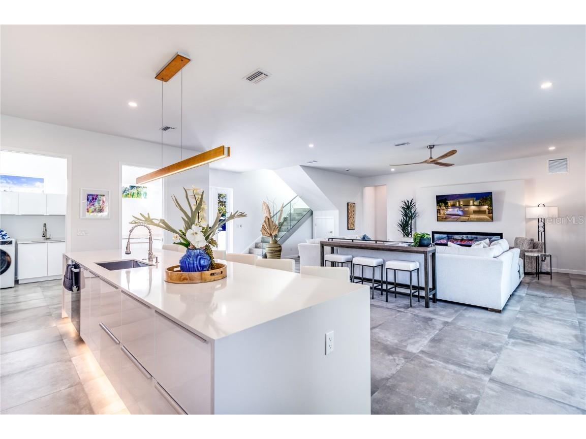 2585 Clematis Street Sarasota FL 34239 A4668866 image13