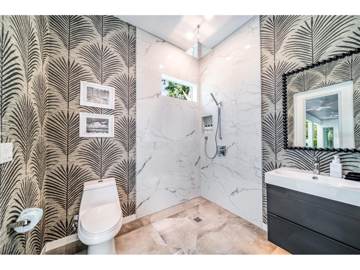 2585 Clematis Street Sarasota FL 34239 A4668866 image20