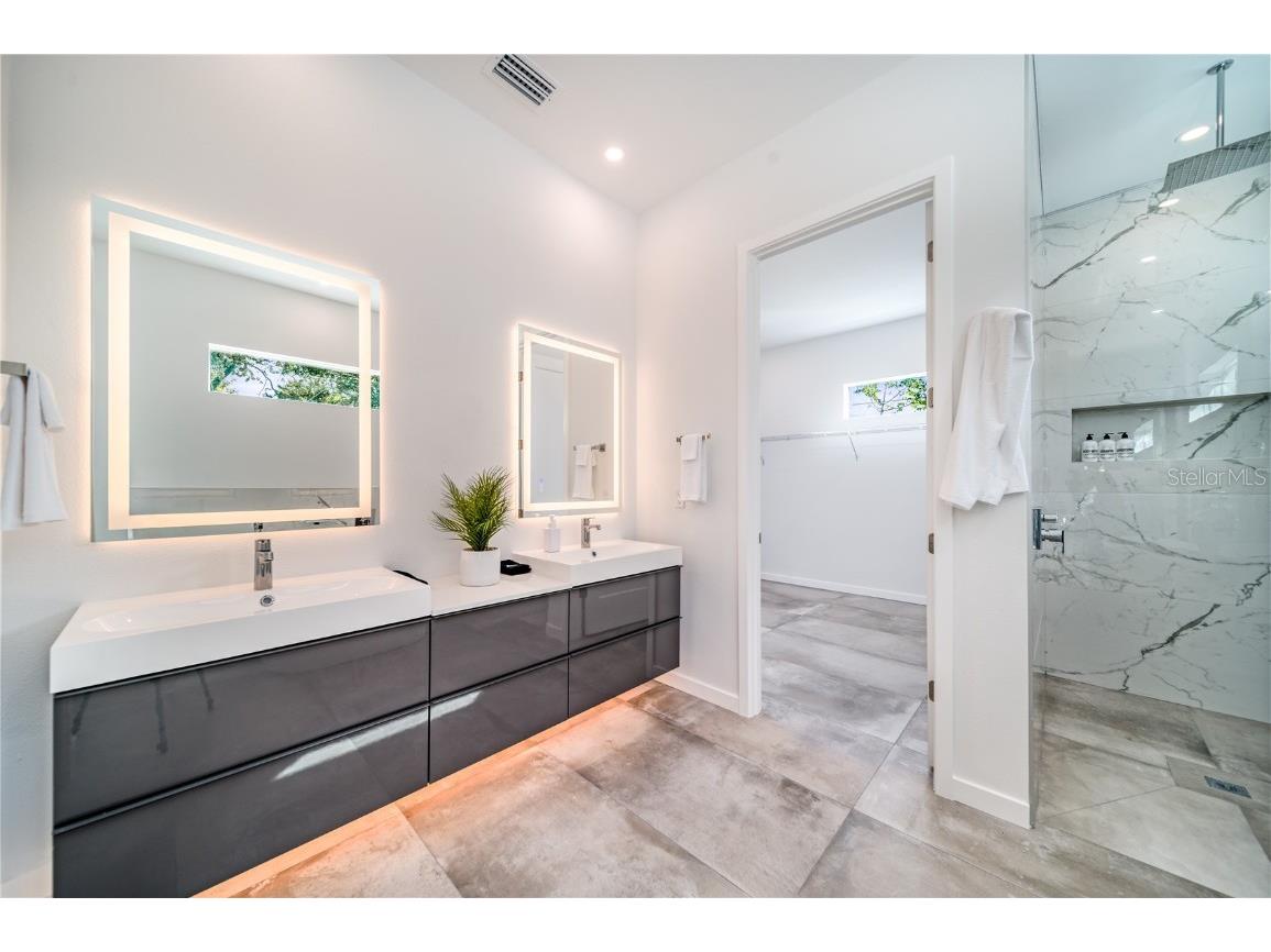 2585 Clematis Street Sarasota FL 34239 A4668866 image25