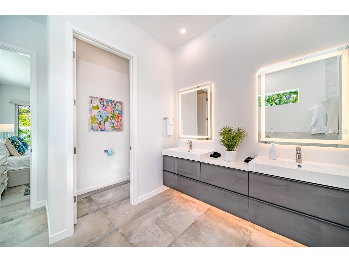 2585 Clematis Street Sarasota FL 34239 A4668866 image27