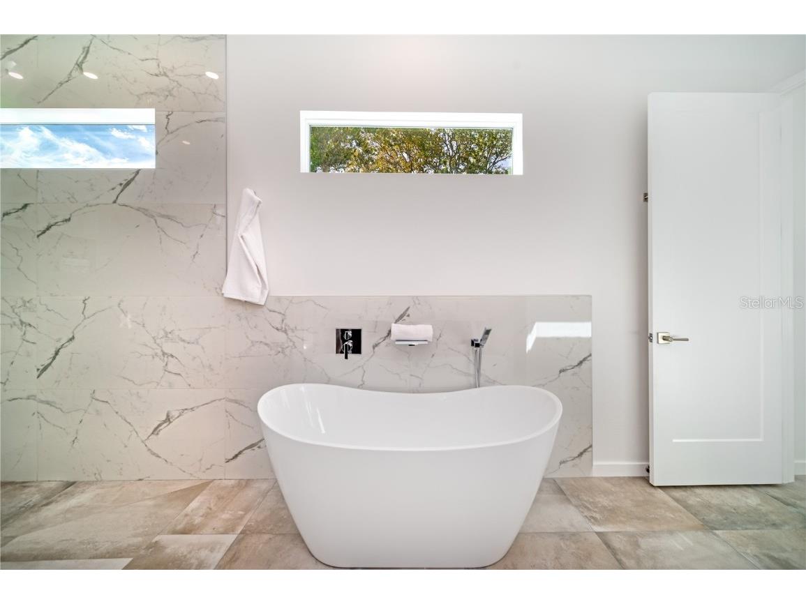 2585 Clematis Street Sarasota FL 34239 A4668866 image28