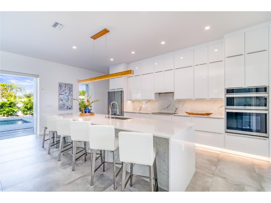 2585 Clematis Street Sarasota FL 34239 A4668866 image9