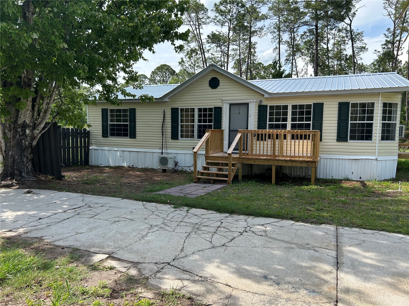 2585 Vista Park Drive Deland FL 32724 V4949044 image1