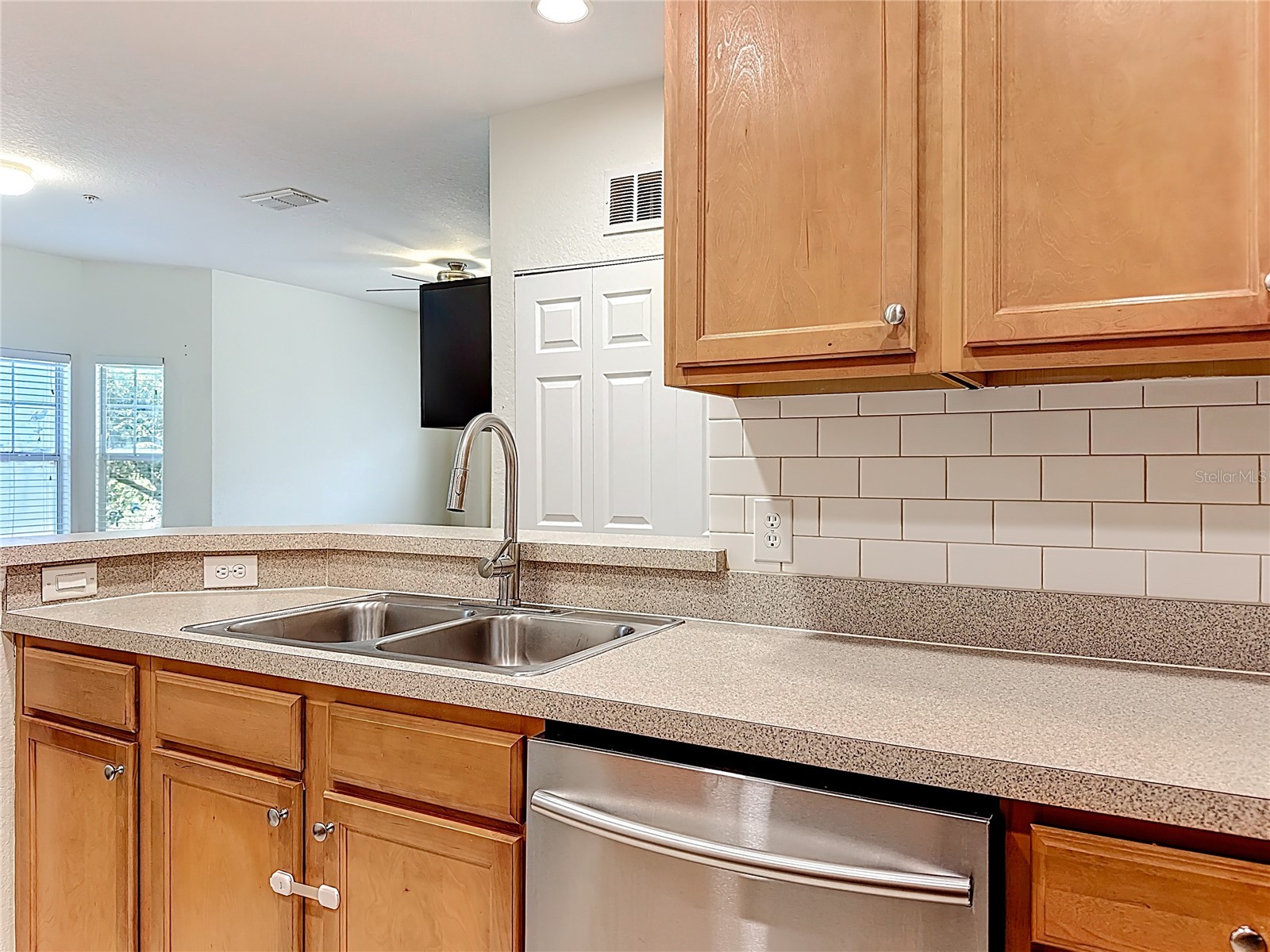 2586 Grand Central Parkway #8 Orlando FL 32839 S5141282 image27