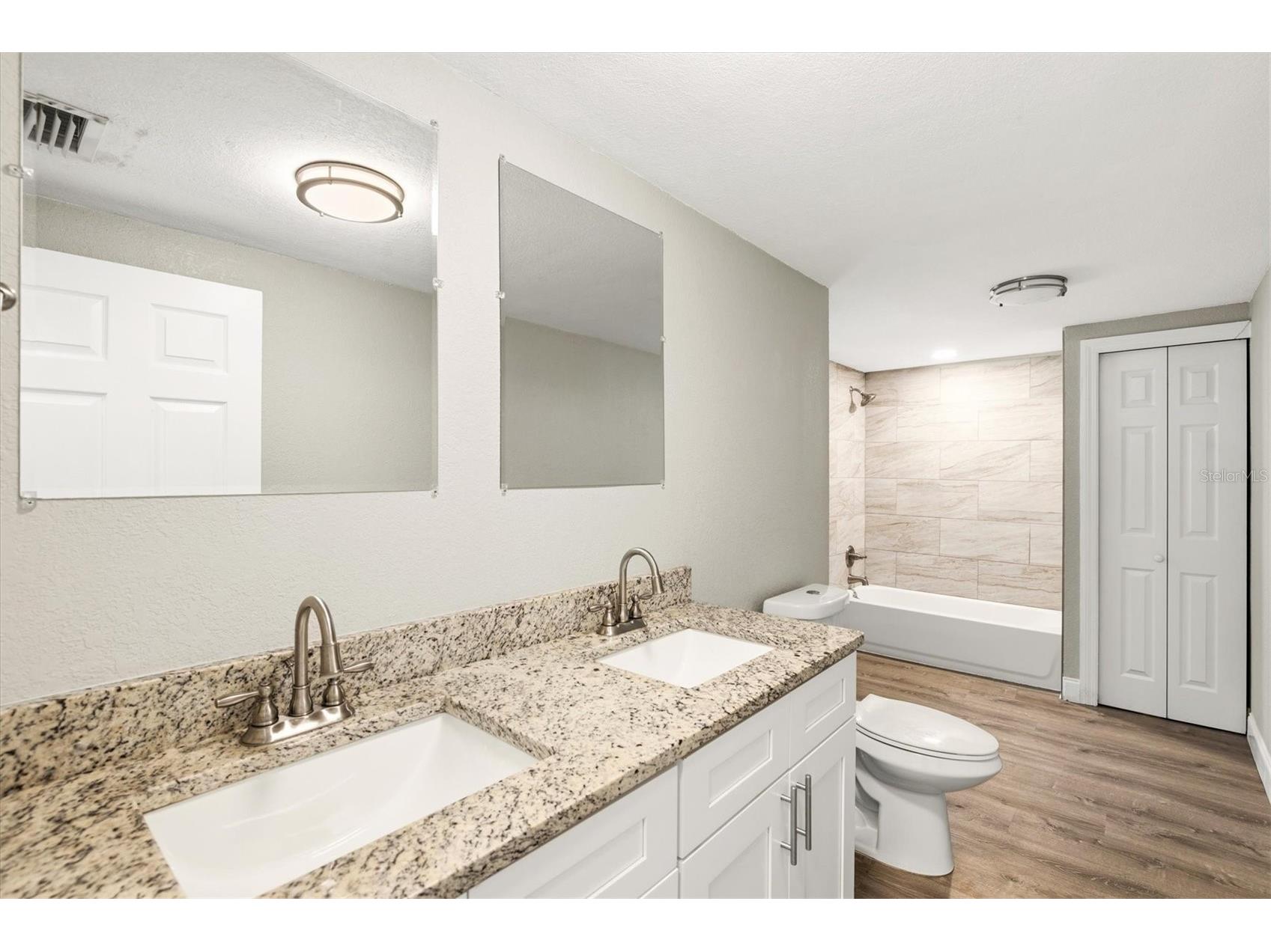 2586 Tami Sola Street Sarasota FL 34237 A4679191 image22