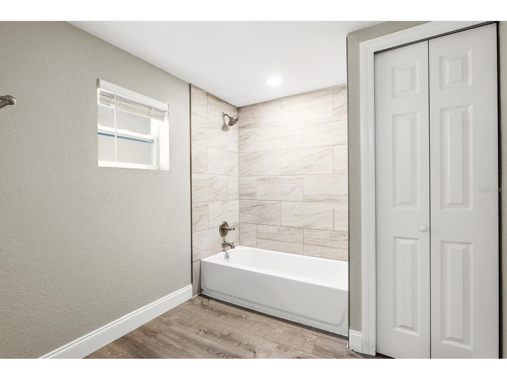 2586 Tami Sola Street Sarasota FL 34237 A4679191 image24