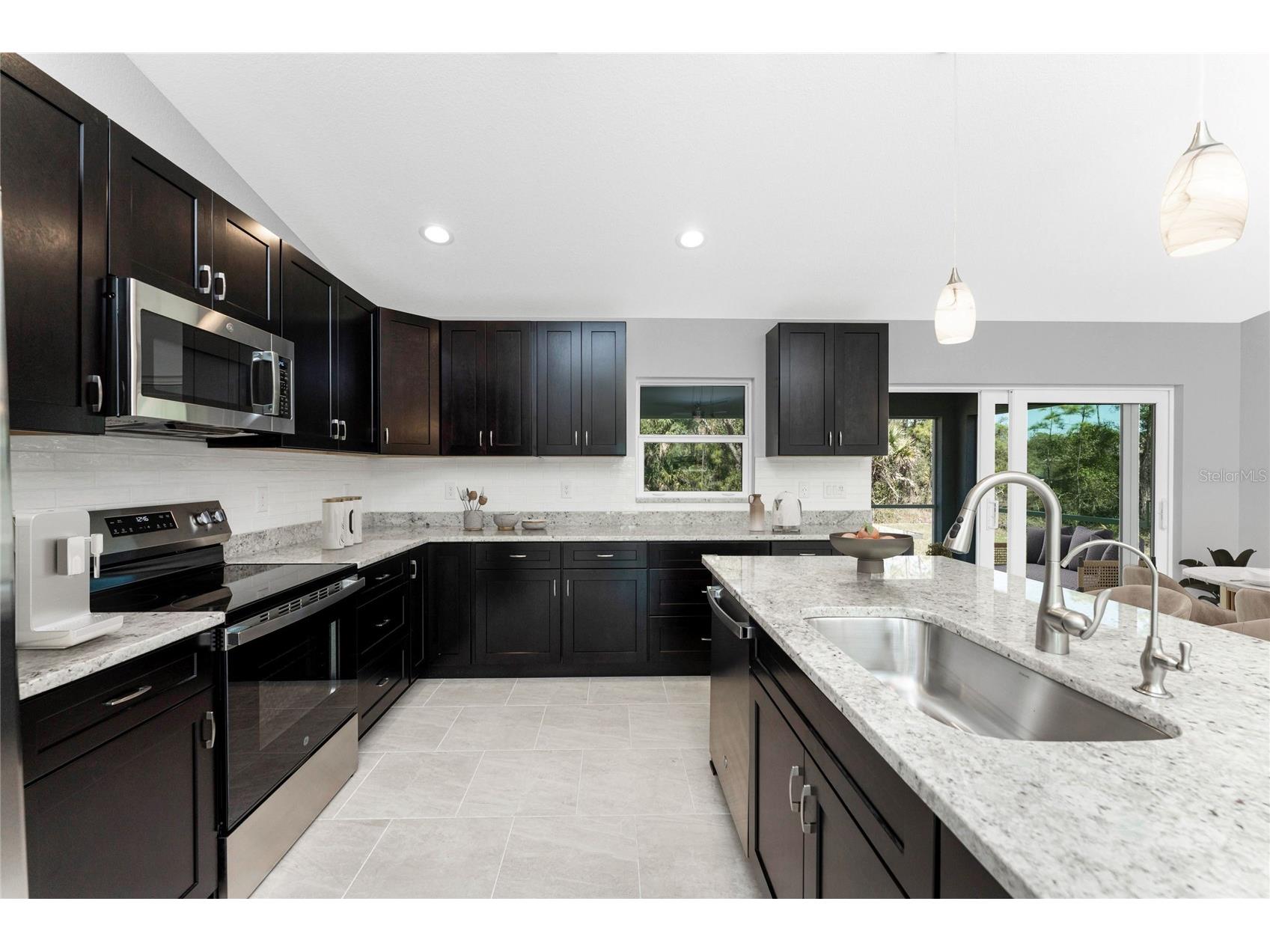 2587 Nowatney Avenue North Port FL 34286 C7527313 image10