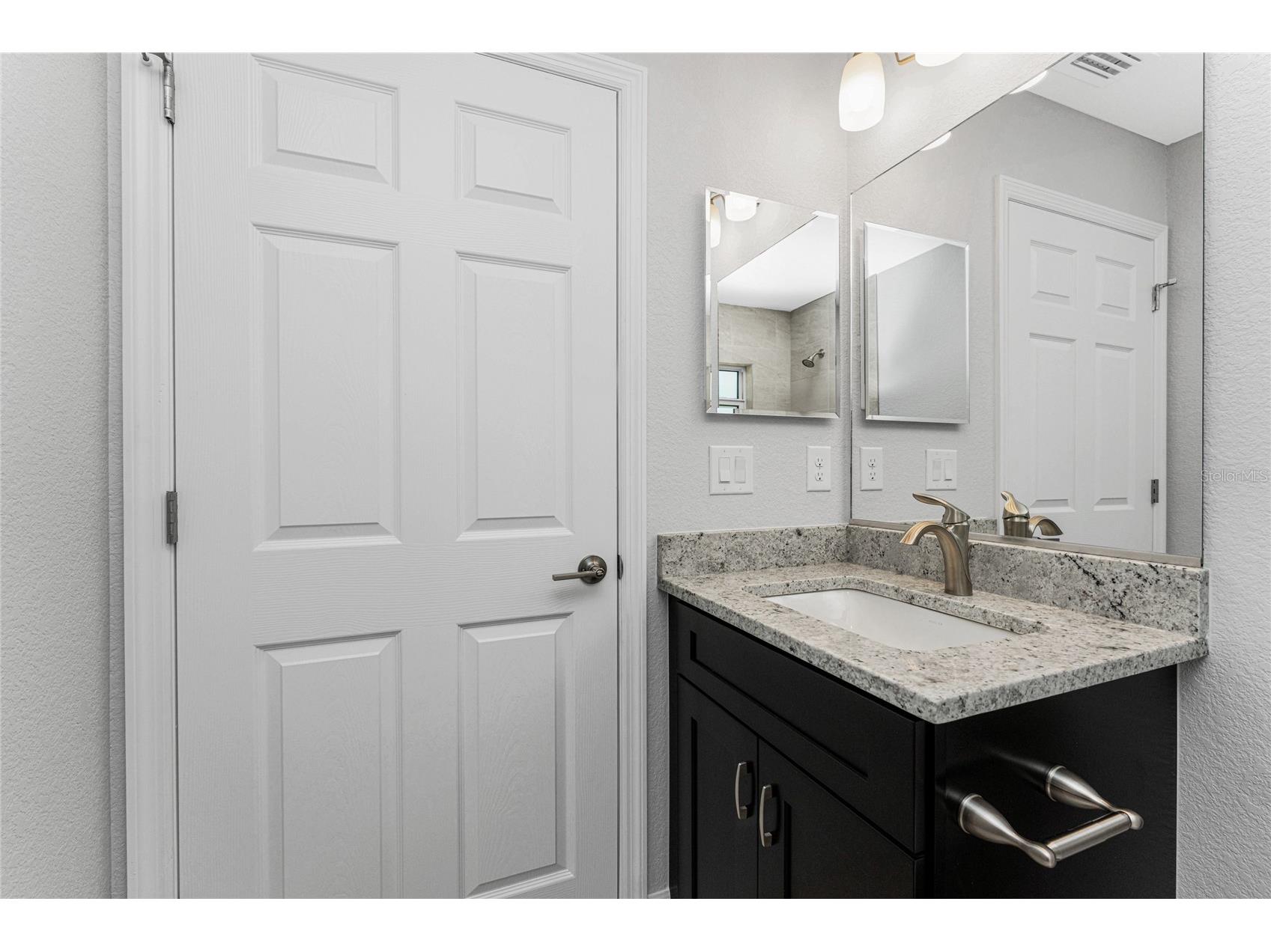 2587 Nowatney Avenue North Port FL 34286 C7527313 image25