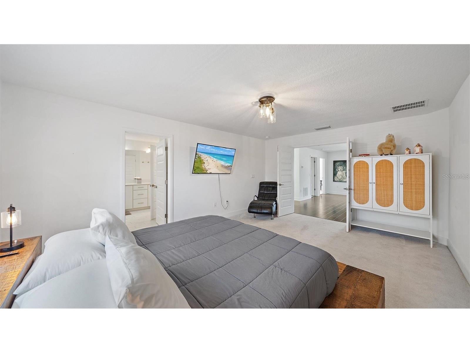 2587 Temple Street Sarasota FL 34239 A4692540 image11