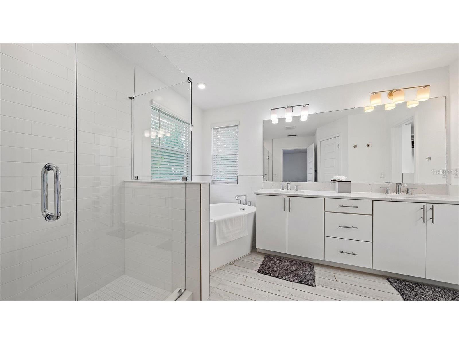 2587 Temple Street Sarasota FL 34239 A4692540 image13