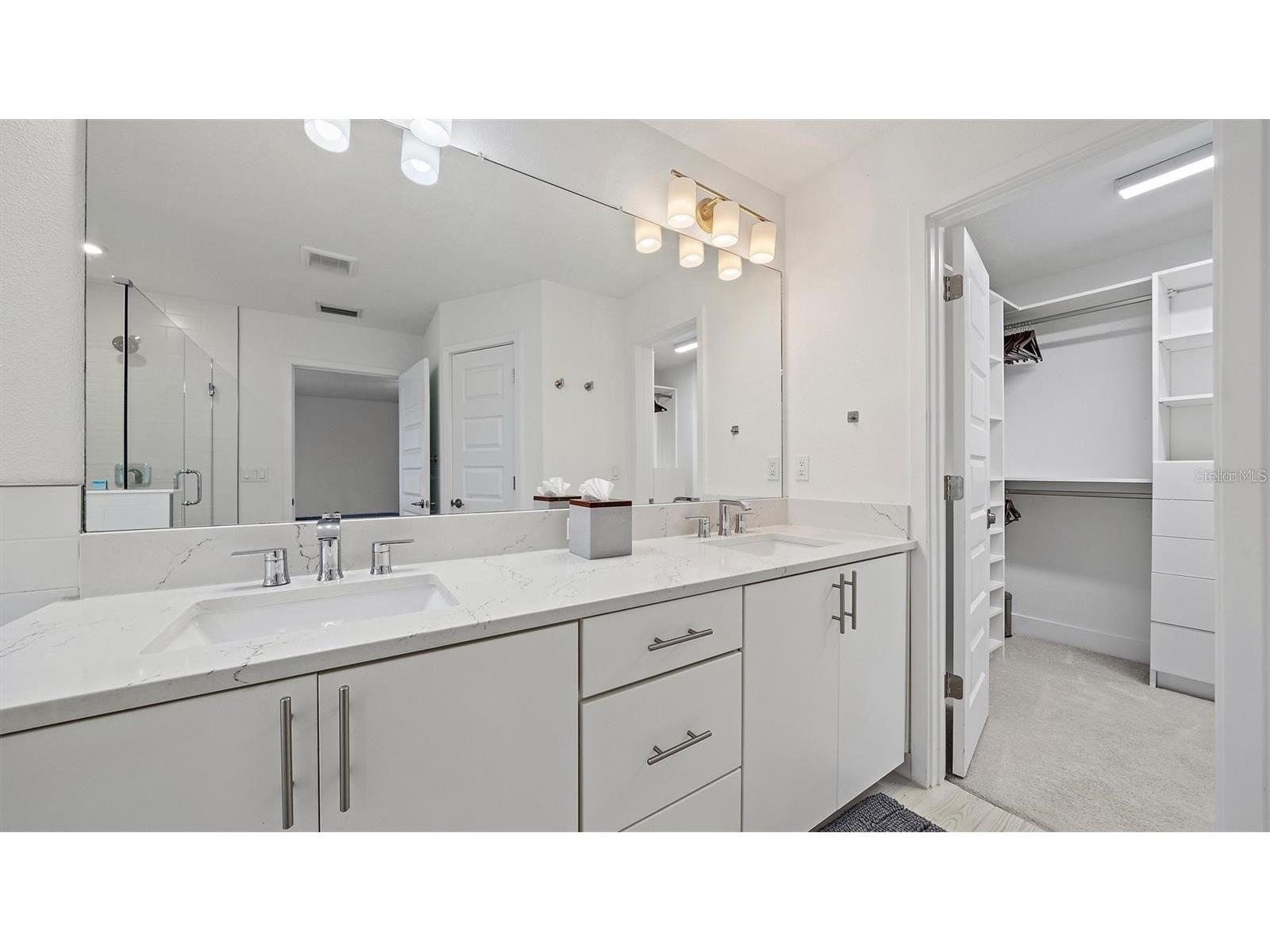 2587 Temple Street Sarasota FL 34239 A4692540 image14