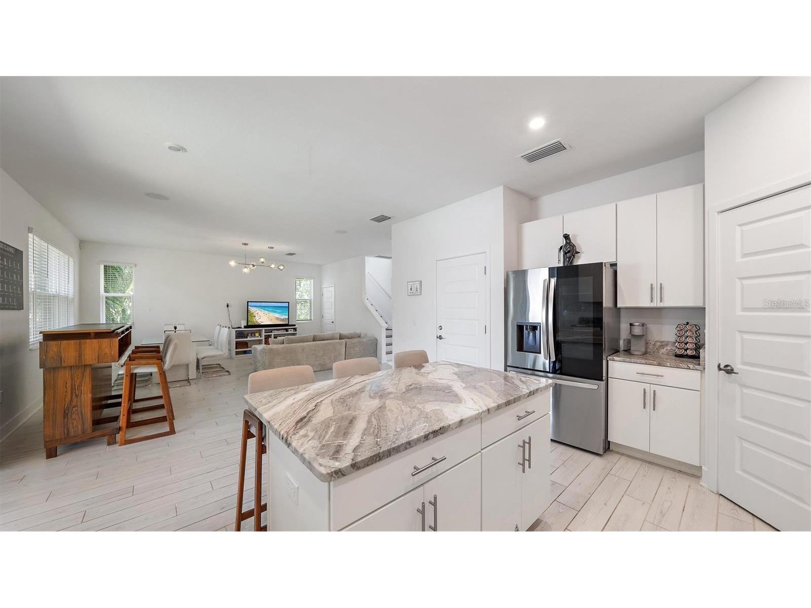 2587 Temple Street Sarasota FL 34239 A4692540 image7