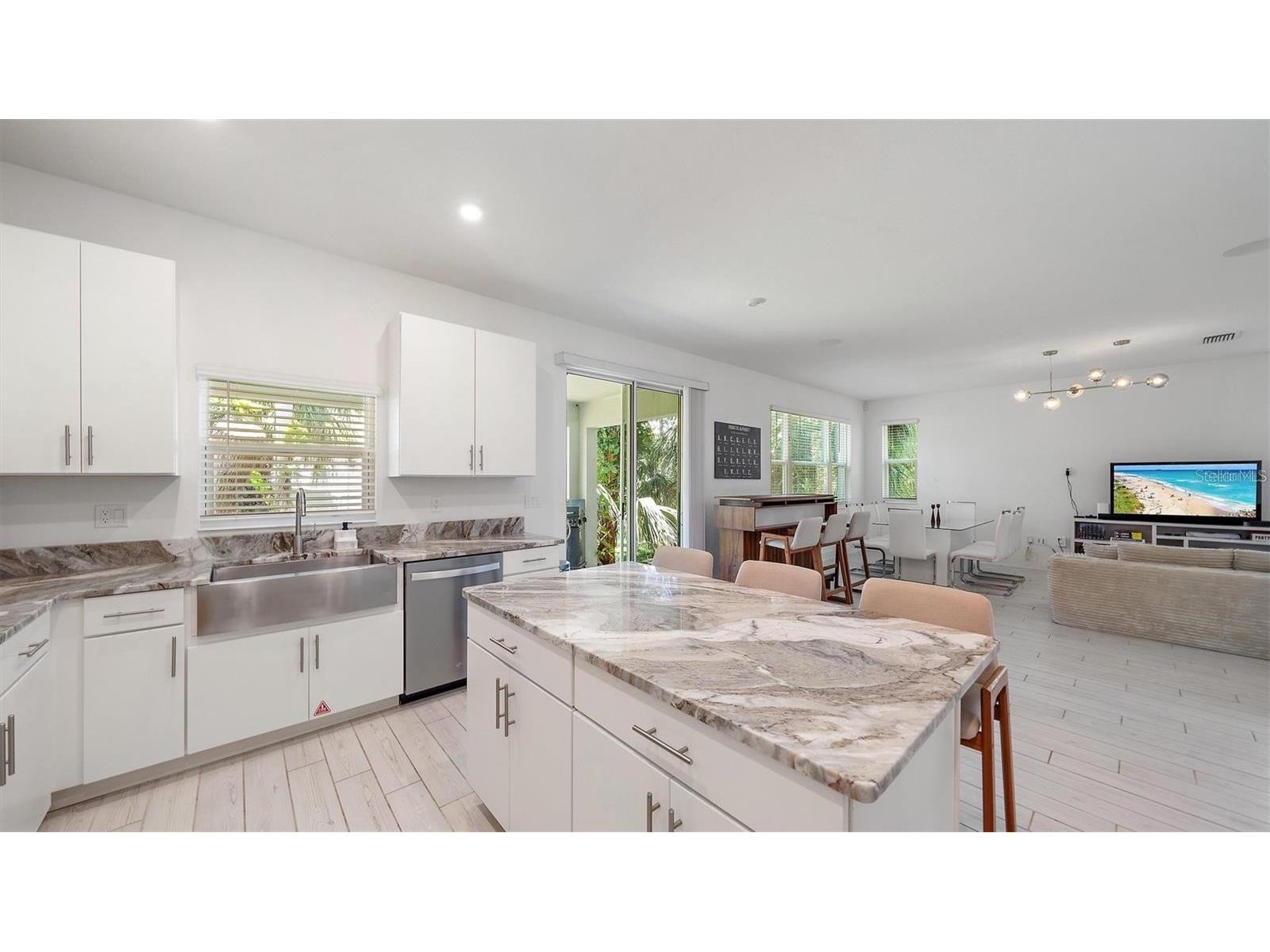 2587 Temple Street Sarasota FL 34239 A4692540 image8