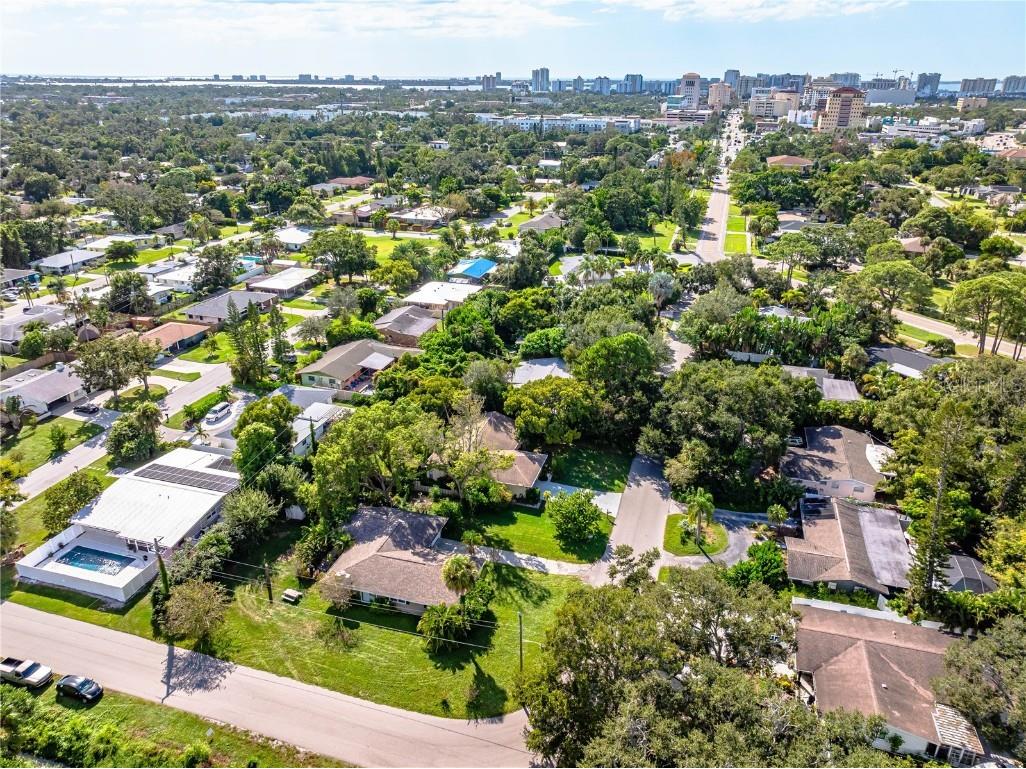 2588 Colorado Street Sarasota FL 34237 A4668318 image32