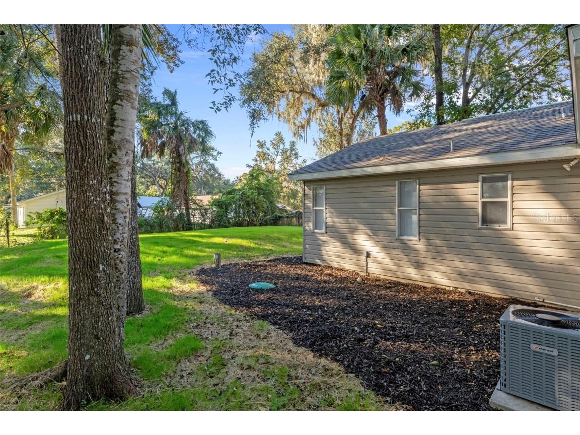 2588 Cr 426e Lake Panasoffkee FL 33538 G5104144 image31