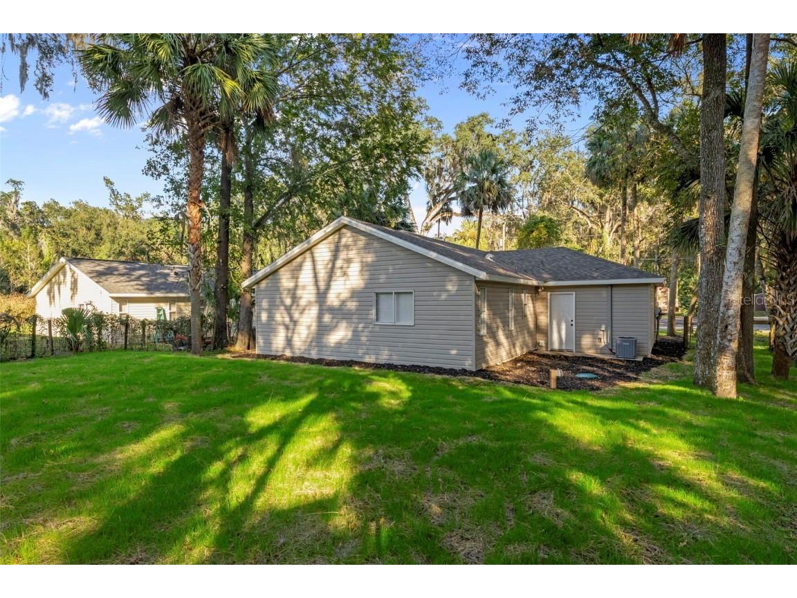 2588 Cr 426e Lake Panasoffkee FL 33538 G5104144 image32