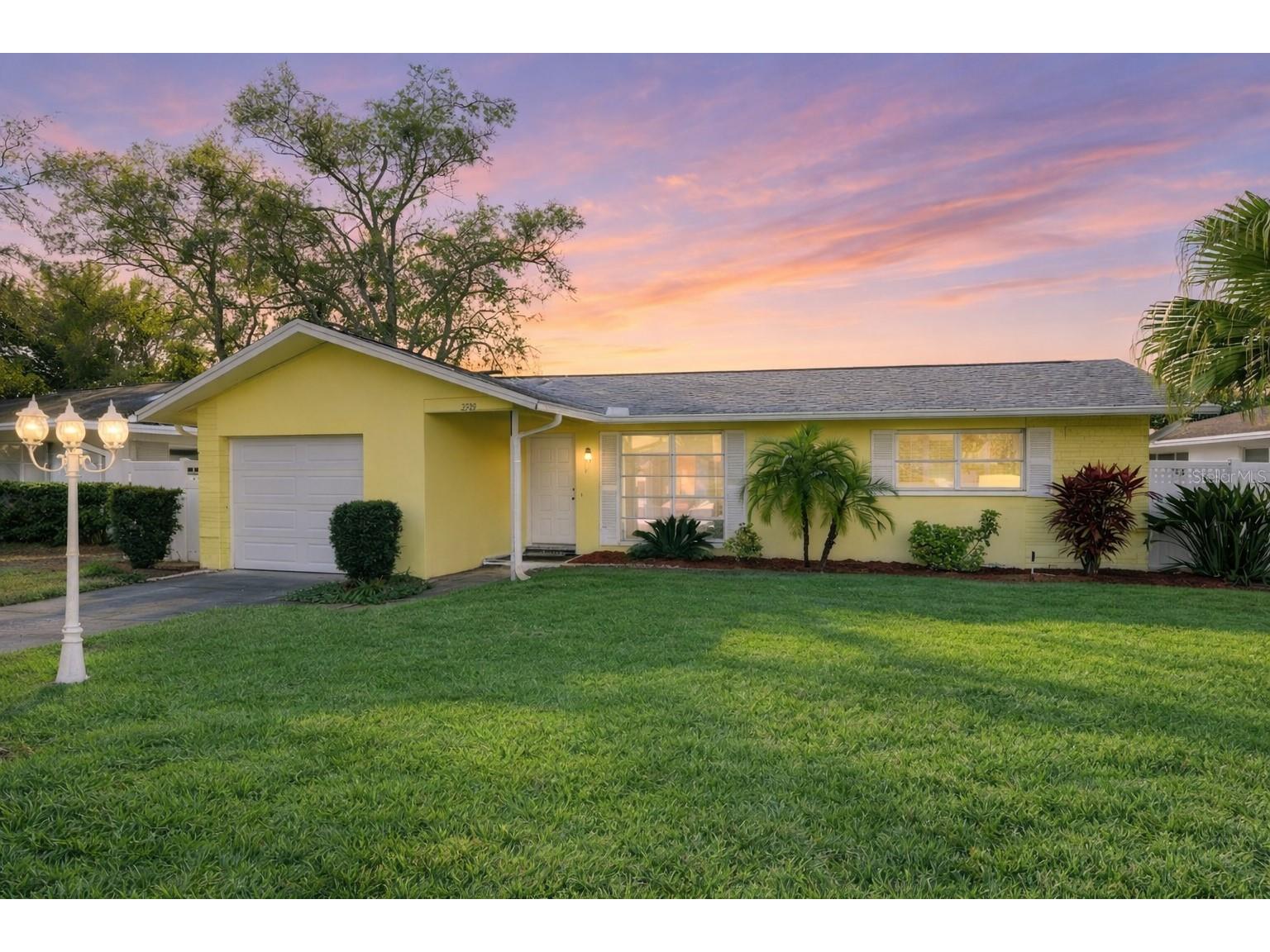2589 Redwood Circle Clearwater FL 33763 TB8475081 image1