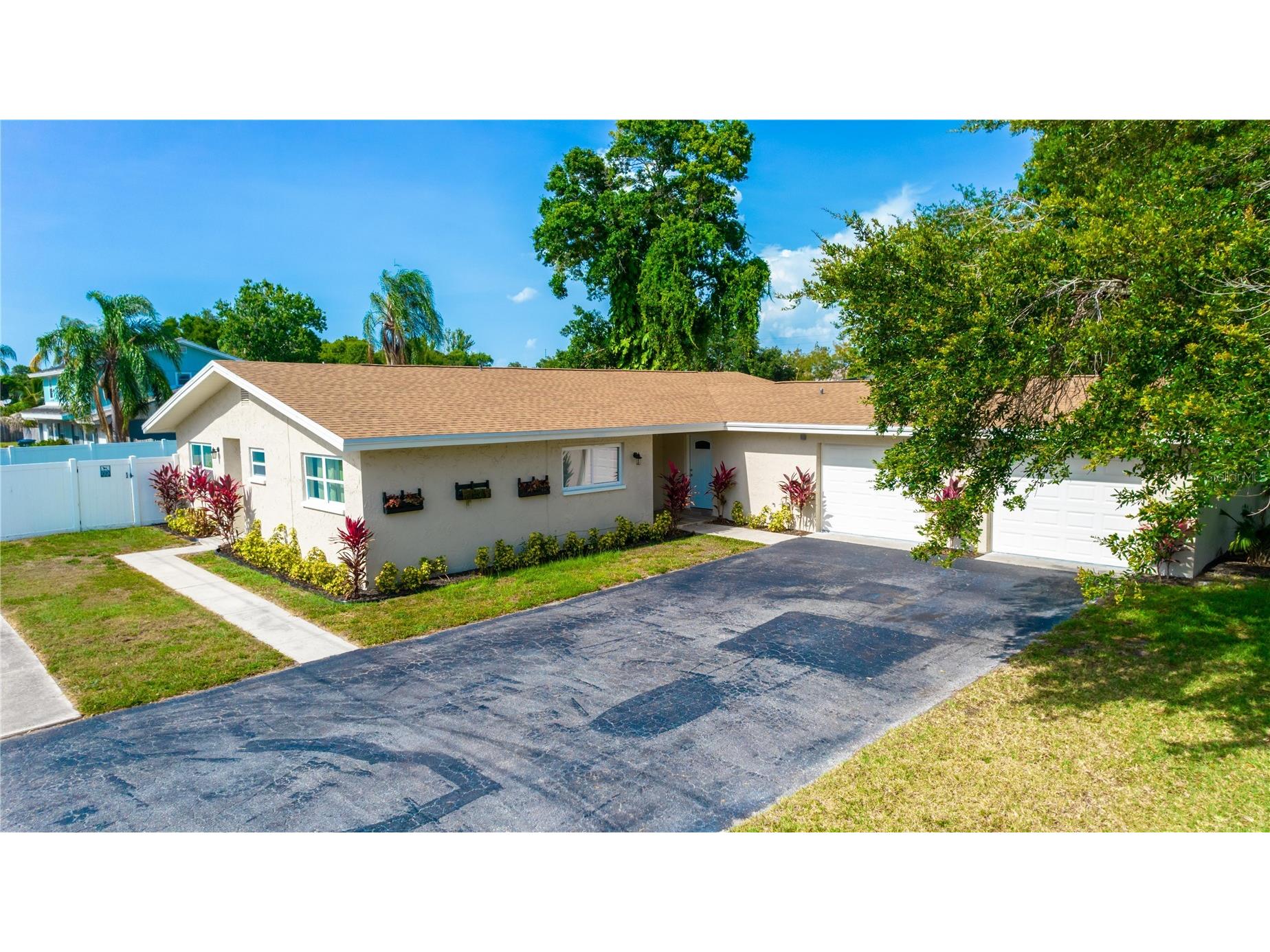 2589 Sunny Breeze Avenue Largo FL 33770 TB8466842 image1