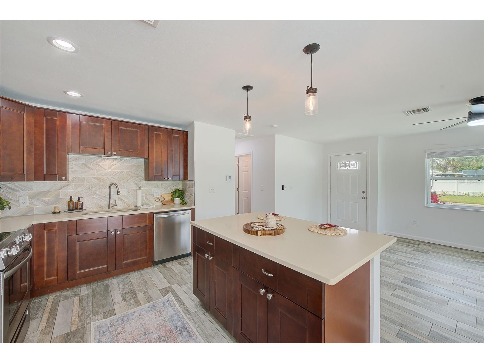 2589 Sunny Breeze Avenue Largo FL 33770 TB8466842 image31