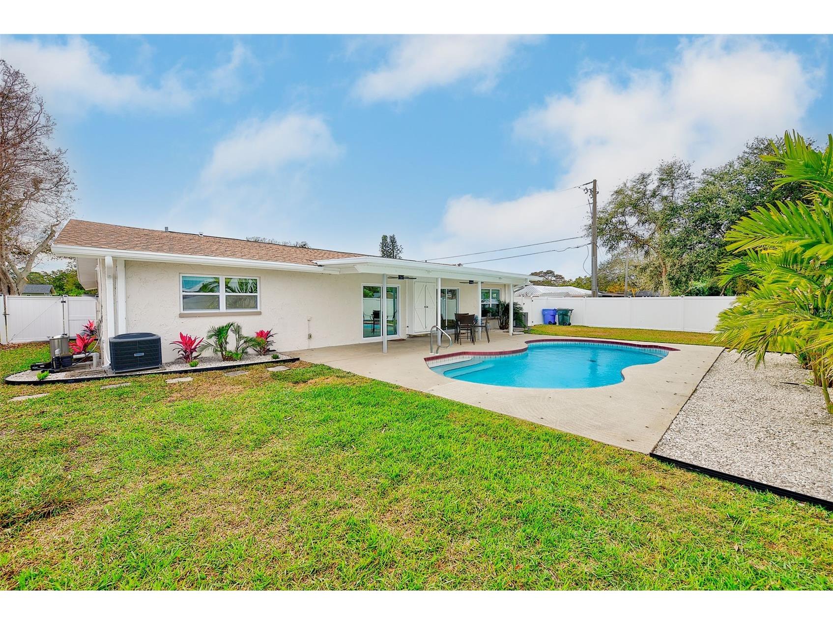 2589 Sunny Breeze Avenue Largo FL 33770 TB8466842 image47