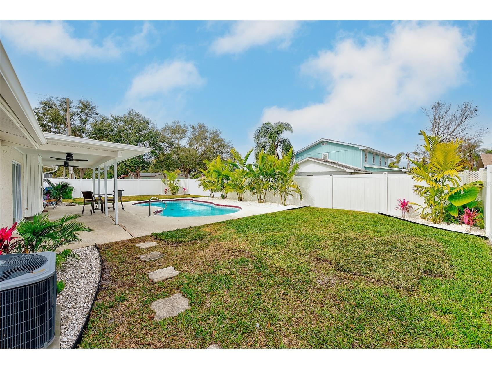 2589 Sunny Breeze Avenue Largo FL 33770 TB8466842 image48