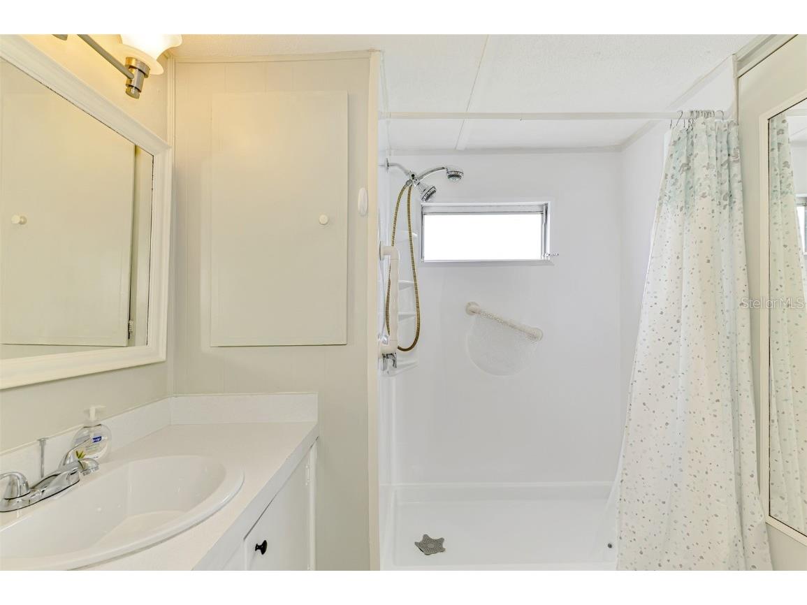 259 Inner Drive E Venice FL 34285 A4667170 image16